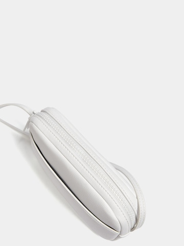 Sac à bandoulière Pull&Bear en blanc