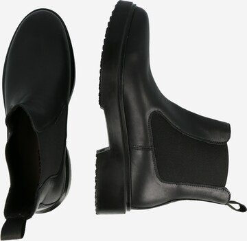 Legero Chelsea Boots in Black