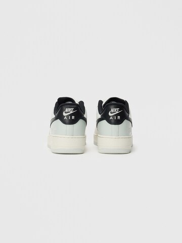 Nike Sportswear Sneakers laag 'Air Force 1' in Wit: terug