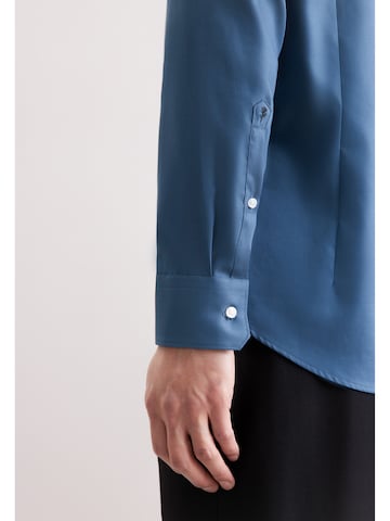 Coupe regular Chemise business 'Schwarze Rose' SEIDENSTICKER en bleu