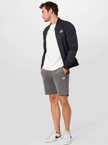 True Religion Regular Shorts in Grau