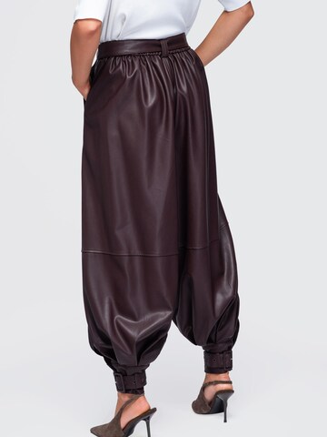 regular Pantaloni di Ombre in rosso
