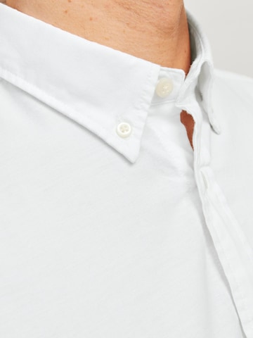 Coupe regular Chemise 'JPRBrook' JACK & JONES en blanc