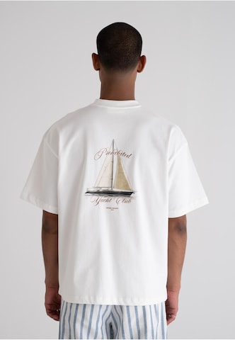 T-Shirt 'Yacht' Prohibited en beige : devant