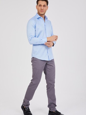 Coupe slim Chemise business 'Firenze Satin Man Shirt Black' 7Camicie en bleu