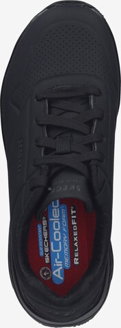 Baskets basses SKECHERS en noir