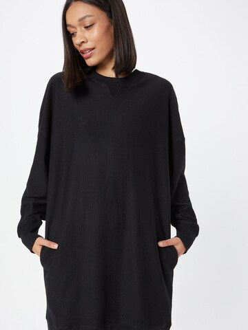 Robe Urban Classics en noir