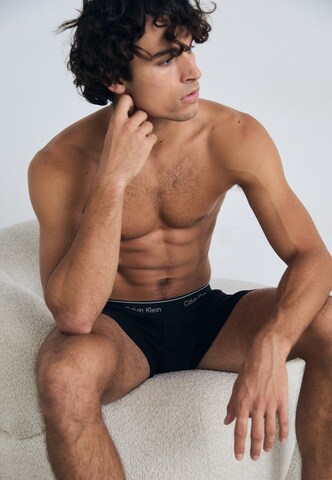 Boxeri de la Calvin Klein Underwear pe negru