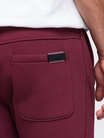 regular Pantaloni sportivi di Ombre in rosso