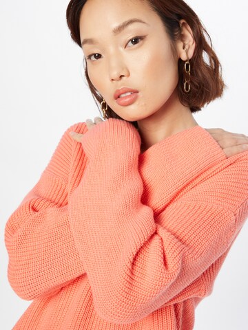 GAP Sweater in Pink