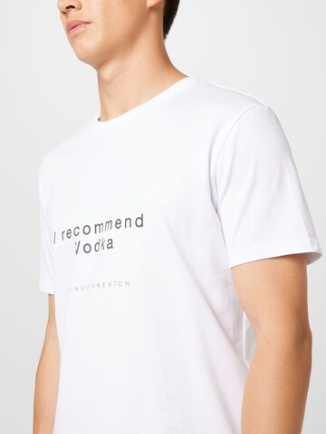 T-Shirt 'Recommendation' EINSTEIN & NEWTON en blanc