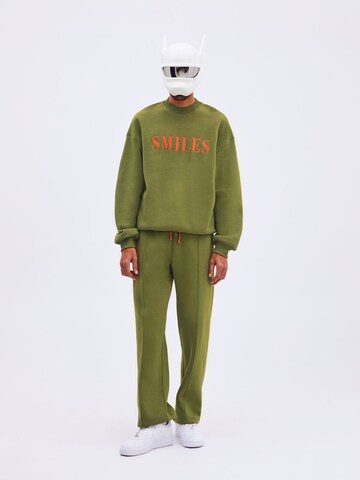 Smiles Regular Pants 'Ediz' in Green