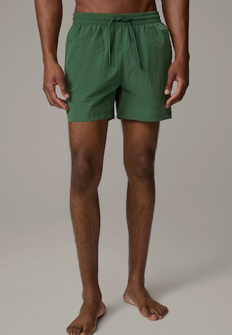 Shorts de bain STRELLSON en vert : devant