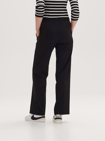 OPUS Loose fit Trousers with creases in Black