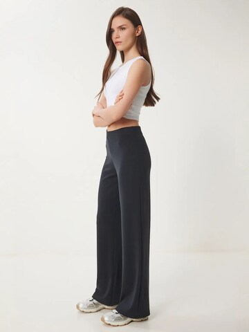 Loosefit Pantaloni funzionali 'Istanbul' di Hiccup in nero