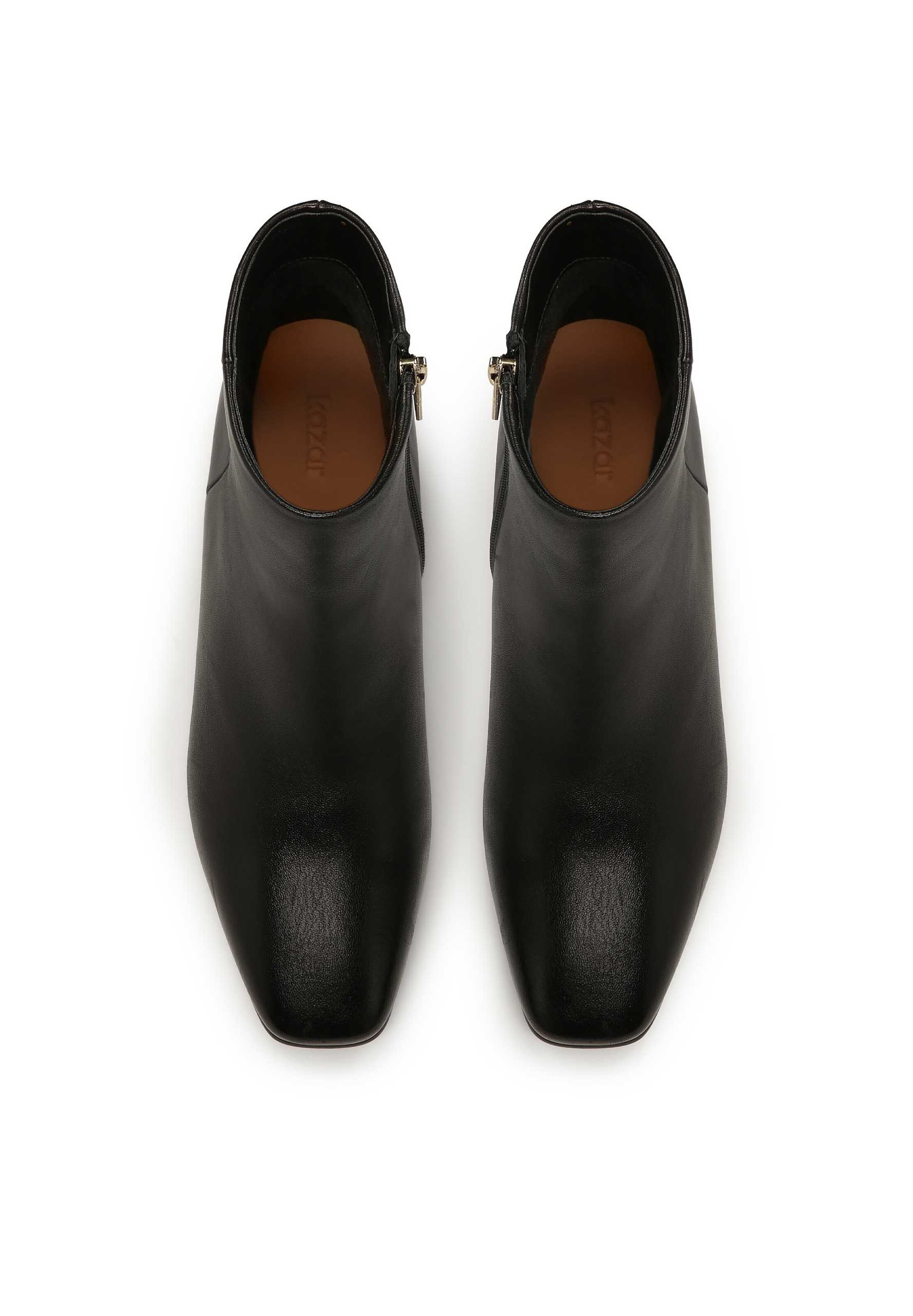 Kazar Къси ботуши в черно