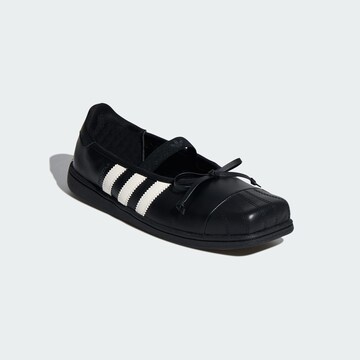 ADIDAS ORIGINALS - Zapatillas deportivas bajas 'Jennie Superstar' en negro