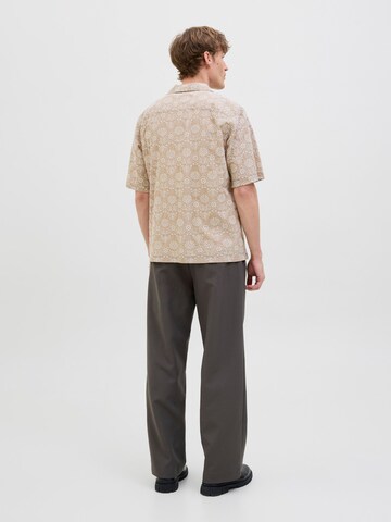 JACK & JONES Comfort fit Button Up Shirt in Beige
