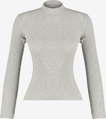 T-shirt Trendyol en gris : devant