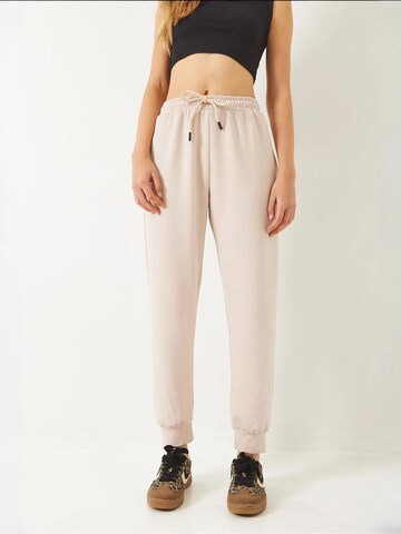 Bianco Lucci - Tapered Calças em bege: frente