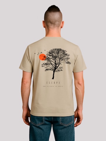 T-Shirt 'Escape Discover The World Tree Birds' F4NT4STIC en beige : devant