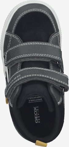 Chaussure basse GEOX en gris