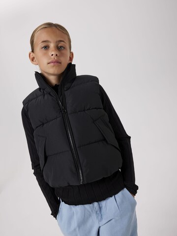 Gilet NAME IT en noir : devant
