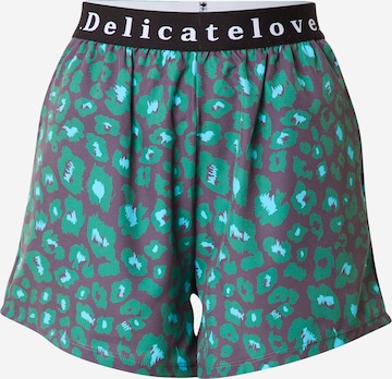 DELICATELOVE Regular Sportshorts 'MASHA' in Grau: predná strana