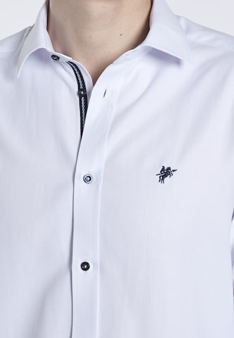 DENIM CULTURE - Ajuste regular Camisa 'RODRIGO' en blanco