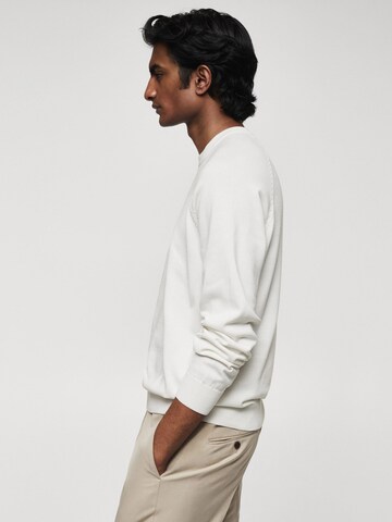 MANGO MAN Пуловер 'Ten' в бяло