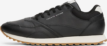 TOMMY HILFIGER Низкие кроссовки 'ESS' в Черный: спереди