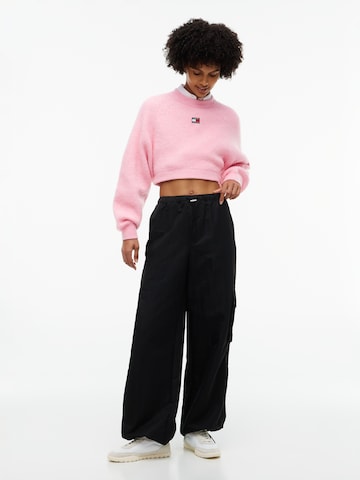 Pulover de la Tommy Jeans pe roz