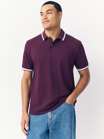 T-Shirt Next en violet : devant