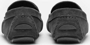 Kazar Moccasins in Black