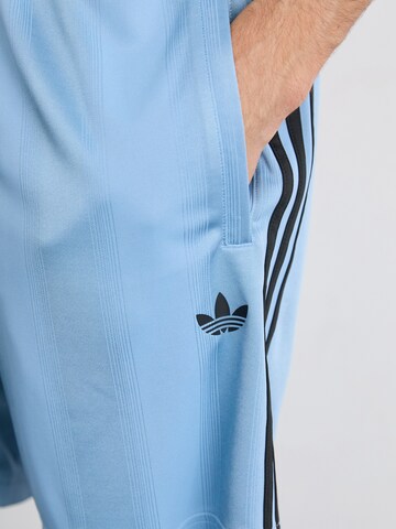 ADIDAS ORIGINALS Regular Byxa i blå