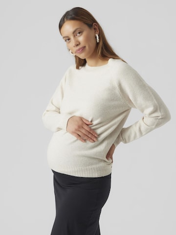 Pull-over 'VMMDoffy' Vero Moda Maternity en beige : devant