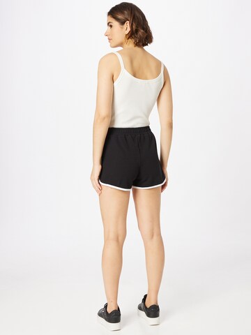 Cotton On Regular Shorts in Schwarz