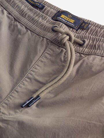 Tapered Pantaloni cargo di Next in marrone