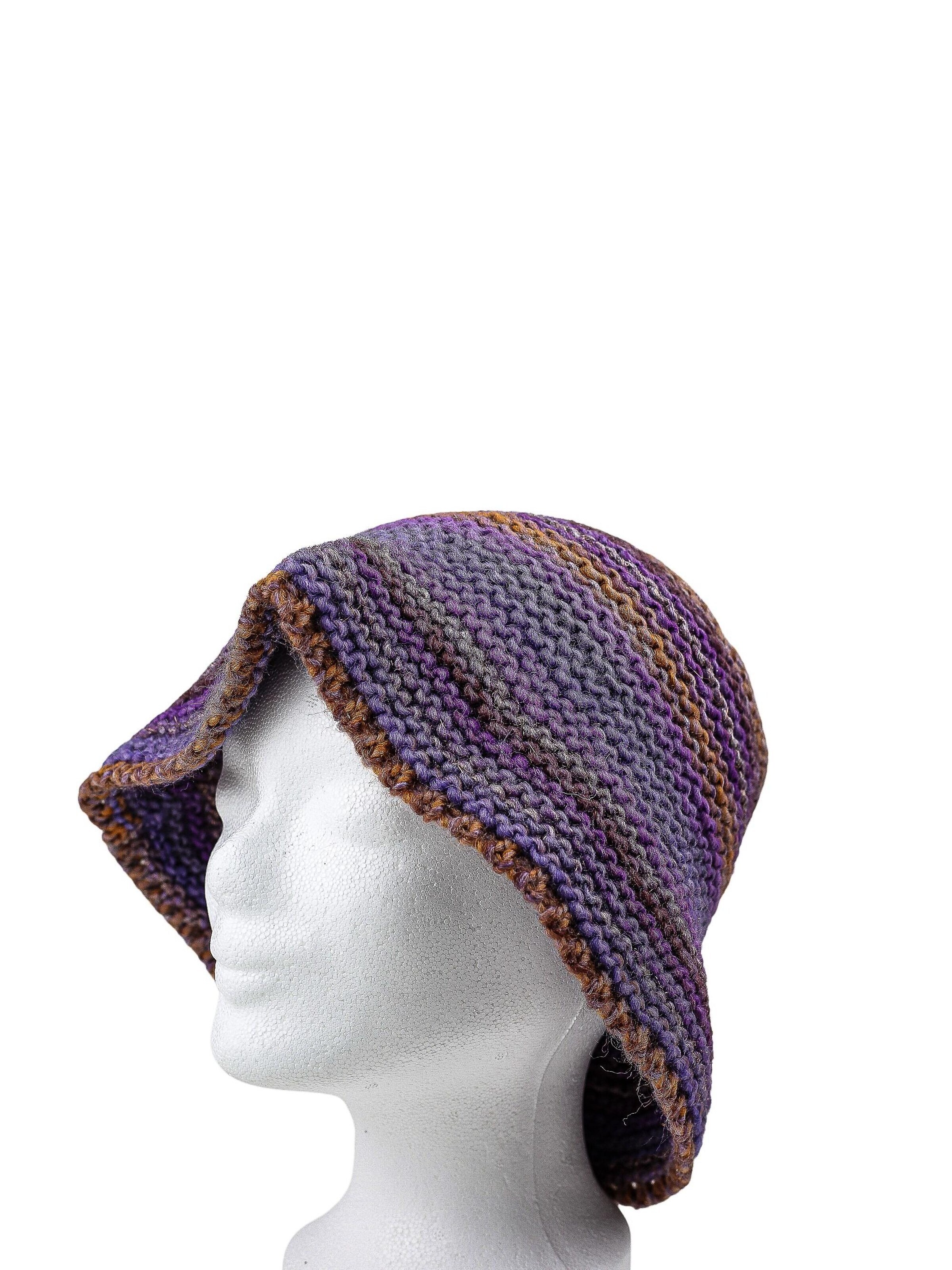COLLEZIONE ALESSANDRO Hat 'Lina' in Purple: front