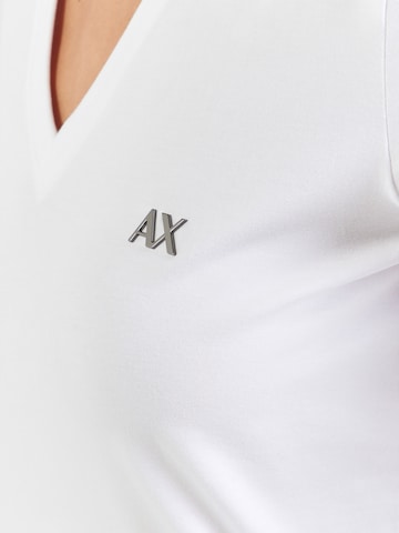 ARMANI EXCHANGE T-shirt i vit