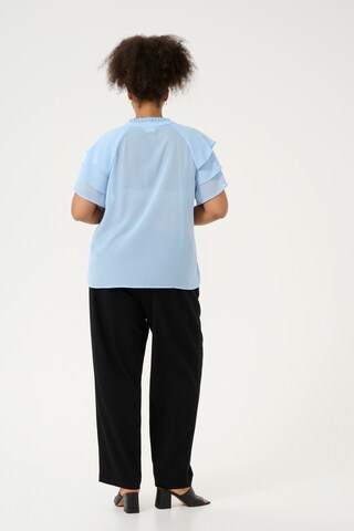 KAFFE CURVE Bluse 'Nima' i blå