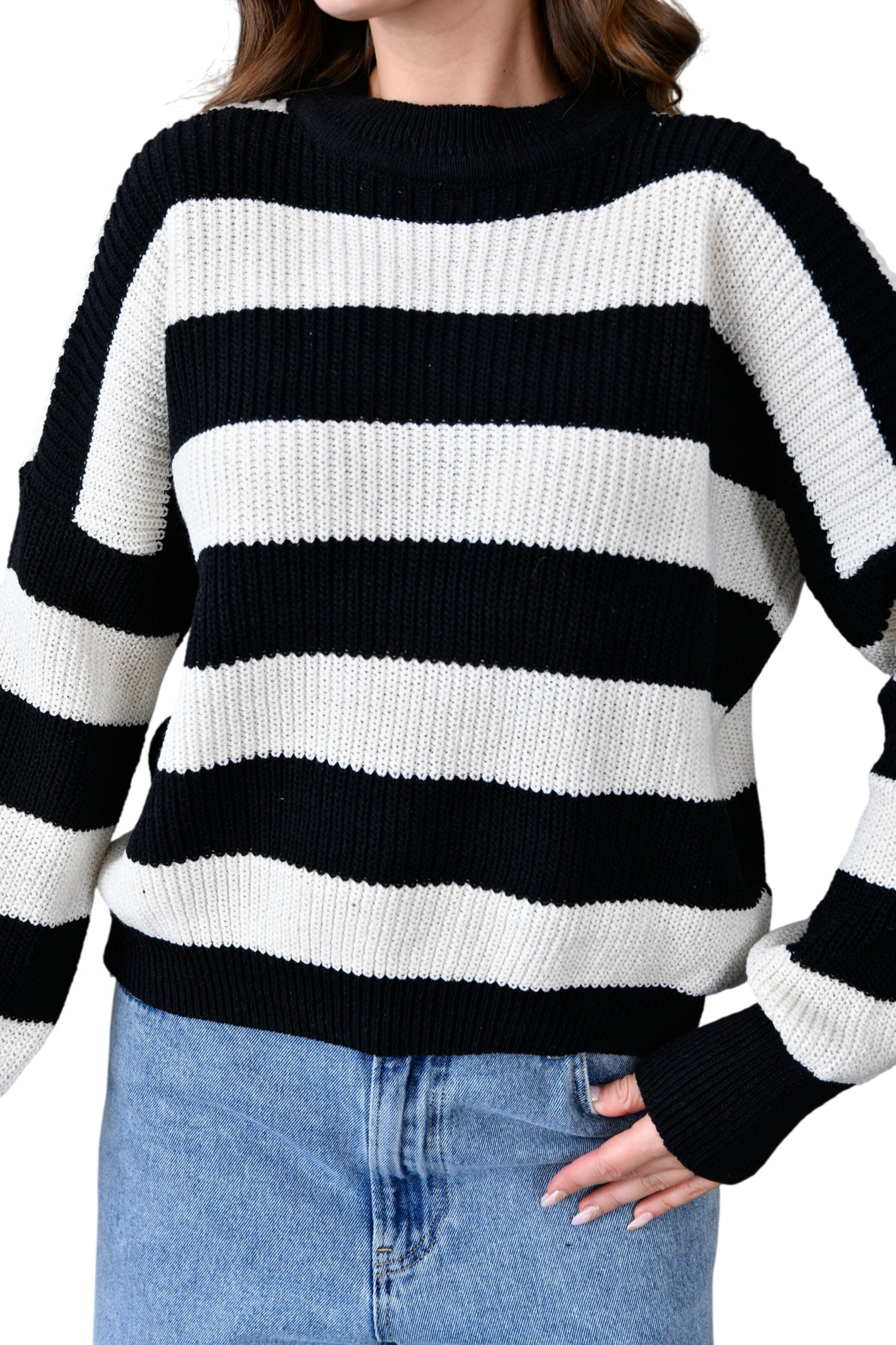 WOMAN VISION Sweater in Black