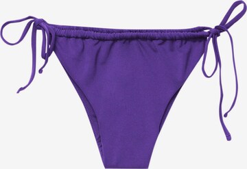 Pull&Bear Dół bikini w kolorze fioletowy: przód