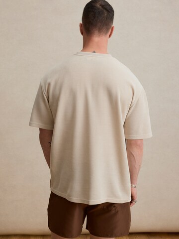 DAN FOX APPAREL - Camiseta 'Alexander' en beige