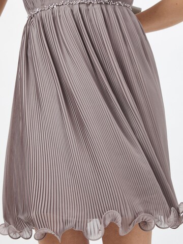 Laona - Vestido de cocktail em cinzento