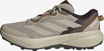 Chaussure de course 'Tracefinder Plus' ADIDAS TERREX en beige : devant