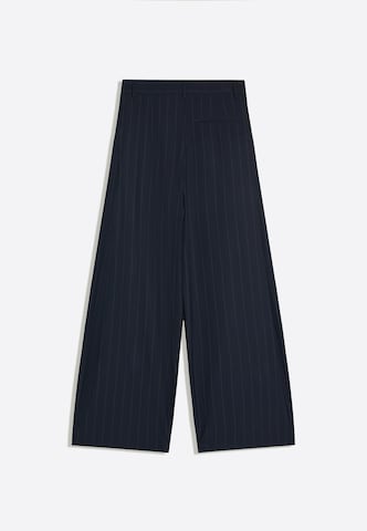 Bershka Szeroka nogawka Cygaretki w kolorze niebieski