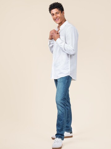 Living Crafts Comfort fit Button Up Shirt 'ROB' in White