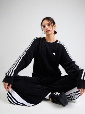 ADIDAS ORIGINALS Свитер 'HOLIDAY' в Черный: спереди