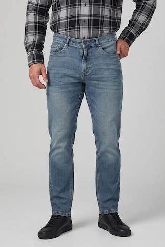 Men Plus Tapered Jeans in Blue